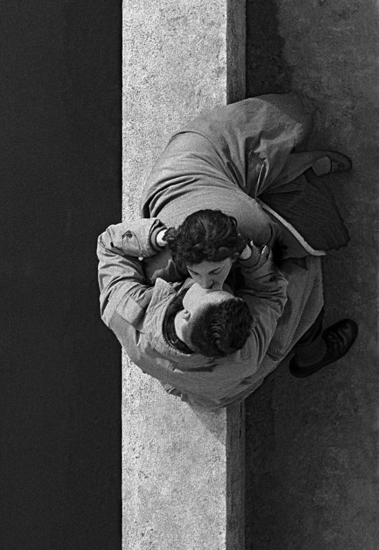 Парочка. Набережная Лувра. Париж. 1955